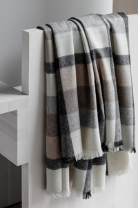 Elvang Denmark Intersection pledd Throw Camel/white/grey